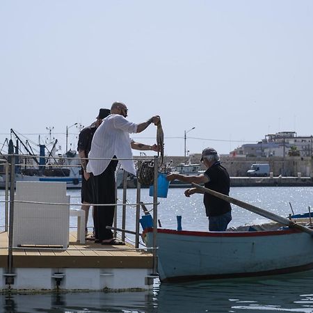 Hotel Houseboat Floatart Experience Bisceglie Exterior foto